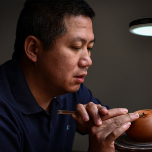 【工美集专访】云南建水紫陶艺术家王志伟：十多年的坚守，成就独一无二的手作匠心