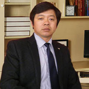 李红伟