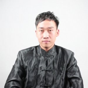 仵龙