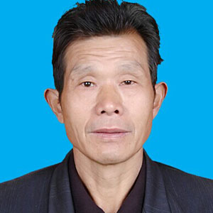 卢群山