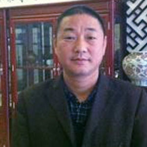 诸华新