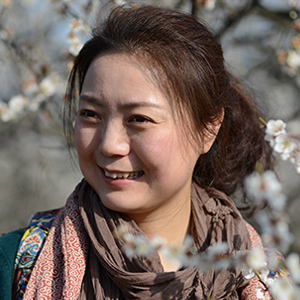 李菁育