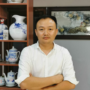 彭何波